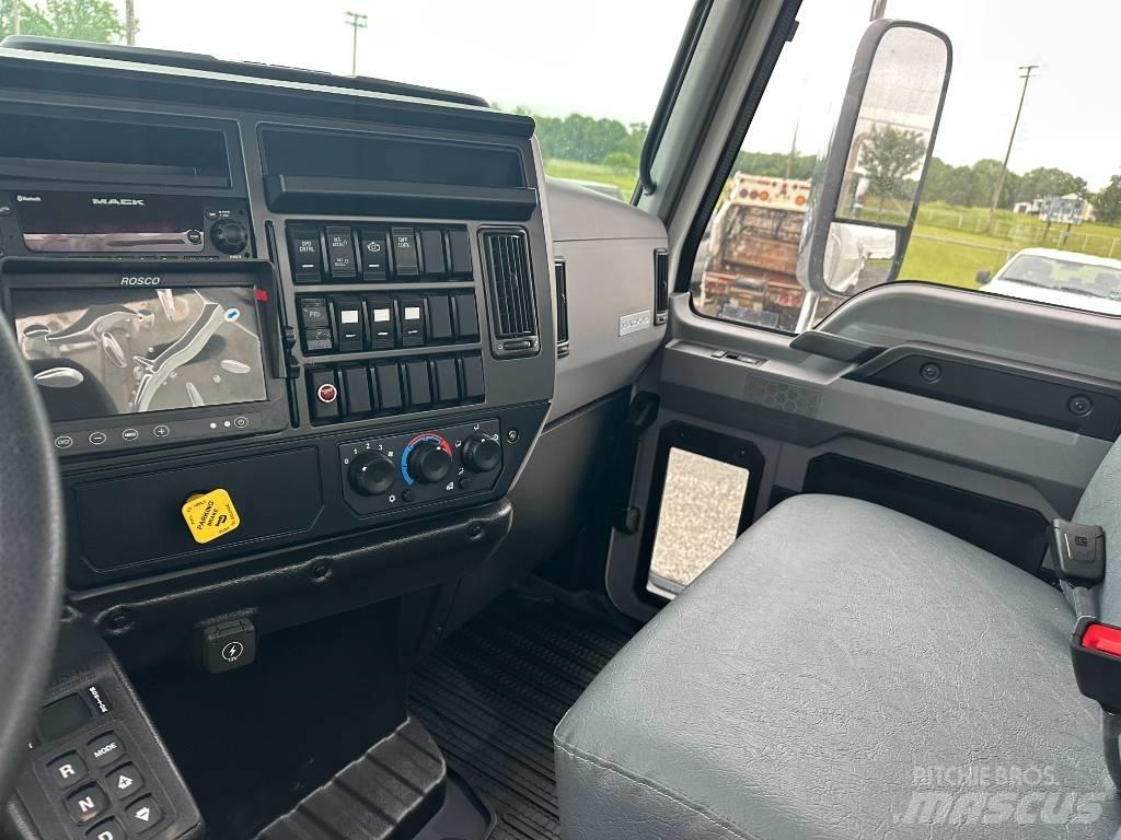 Mack MD7 Garbage Trucks / Recycling Trucks