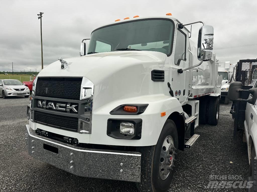 Mack MD7 Garbage Trucks / Recycling Trucks