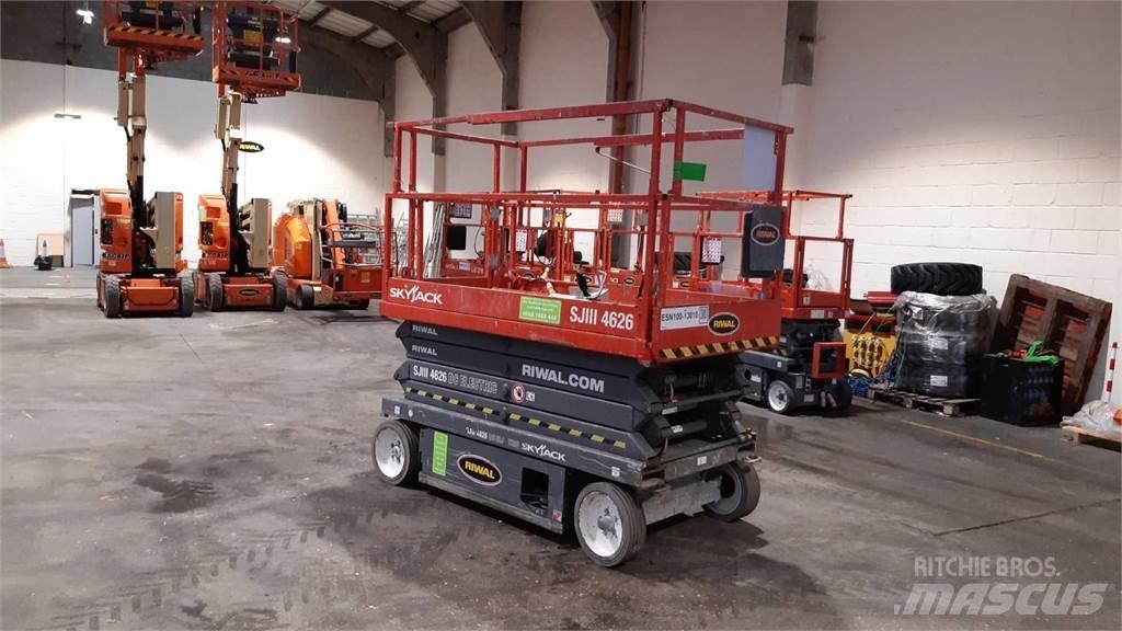 SkyJack SJIII4626 Scissor Lifts