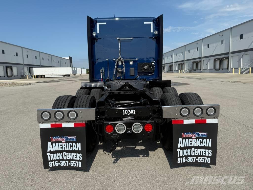 Kenworth W 990 Conventional Trucks / Tractor Trucks