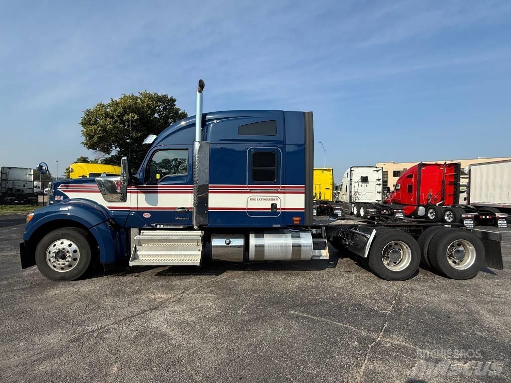 Kenworth W 990 Conventional Trucks / Tractor Trucks
