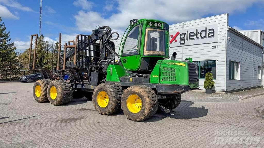 John Deere 1010 E Forwarders
