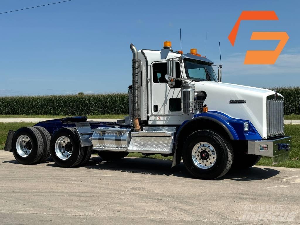 Kenworth T 800 Conventional Trucks / Tractor Trucks