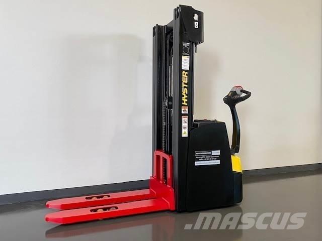 Hyster S1.6 Pedestrian stacker