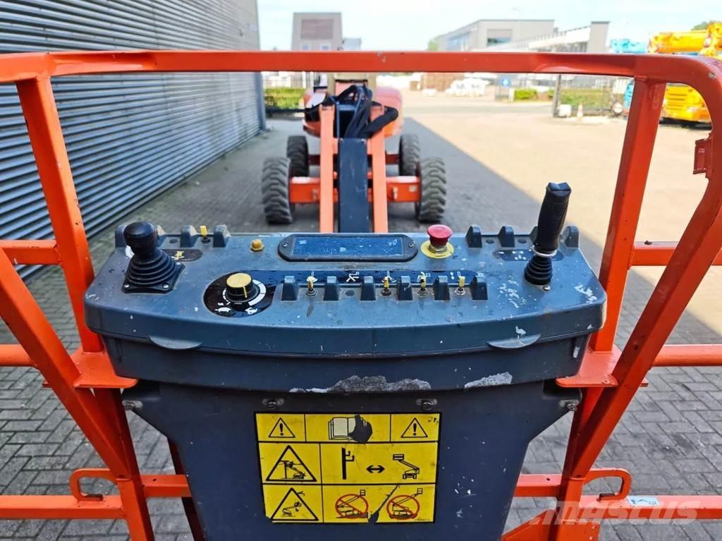 JLG E600 JP Articulated boom lifts