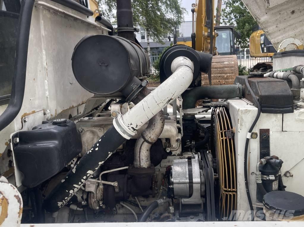 CAT PF 300 B     2002 Twin drum rollers