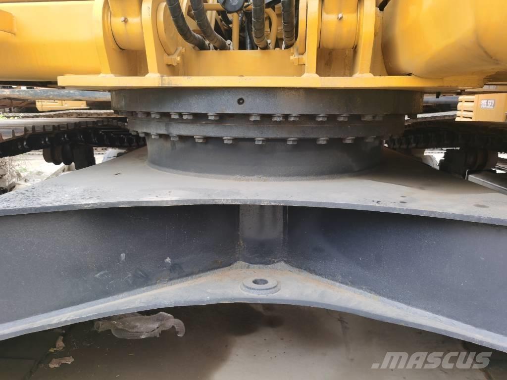 Komatsu PC 220-7 Crawler Excavators