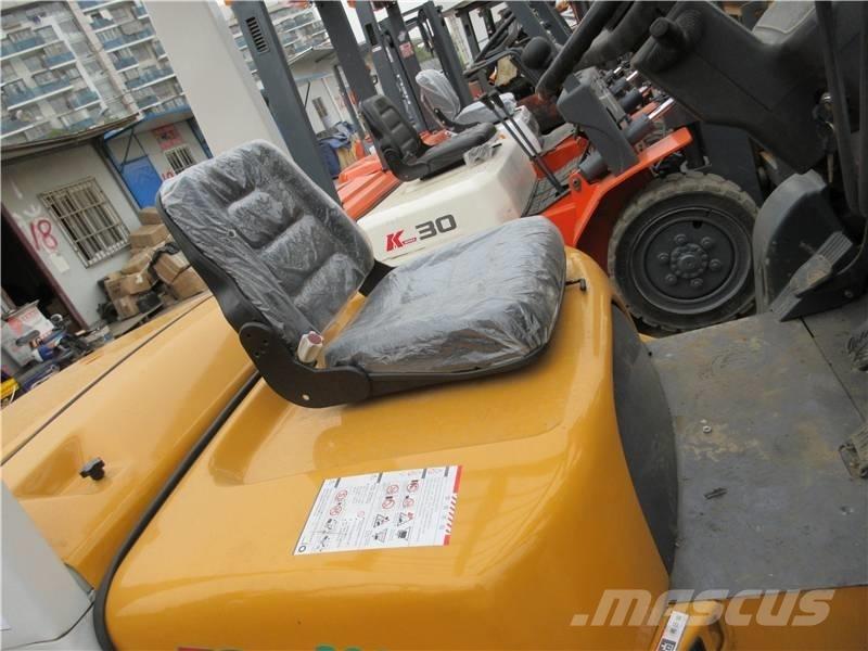 CAT FD 30 Diesel Forklifts