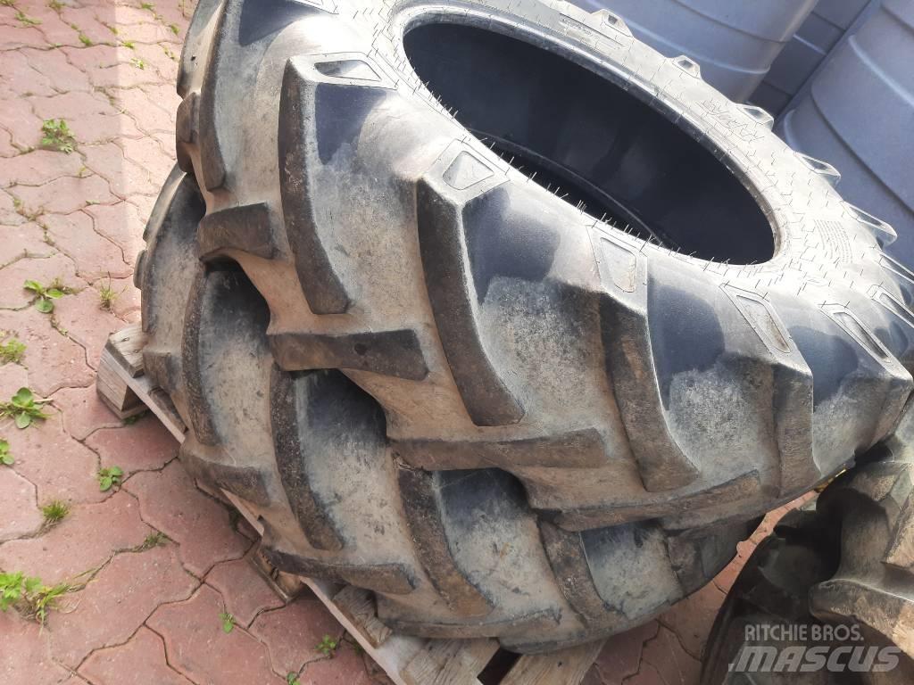 BKT 14.9-28 2 kpl Tires, wheels and rims