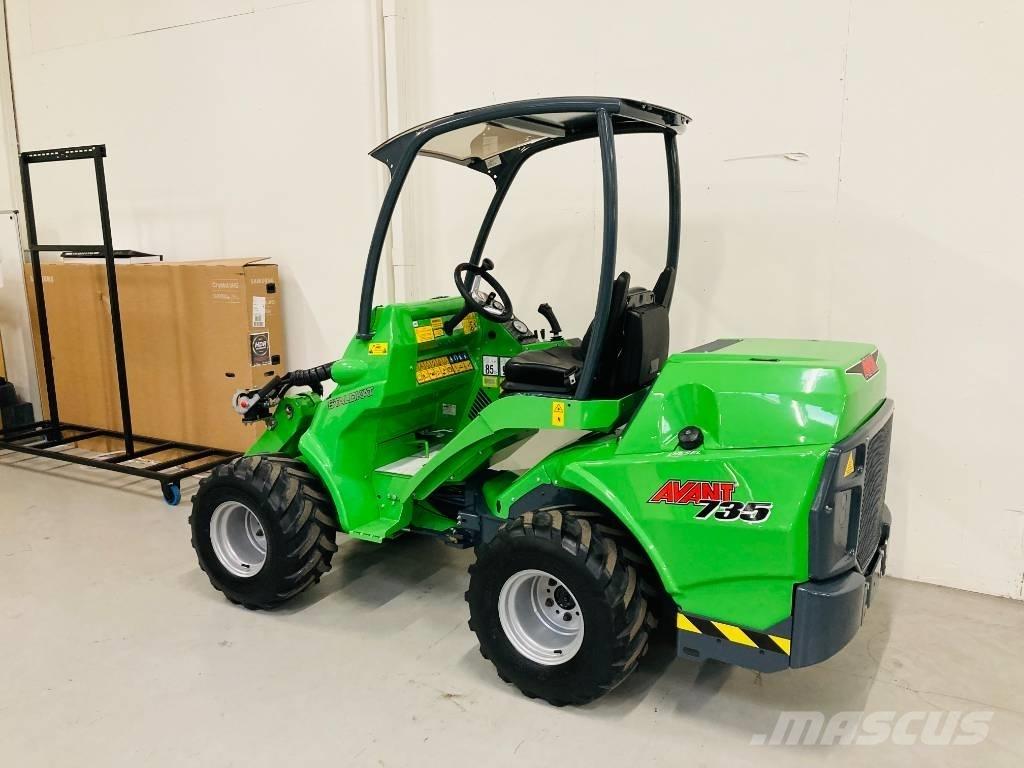 Avant 735 Mini Loader