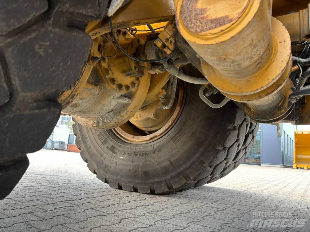 CAT 772G Rigid dump trucks