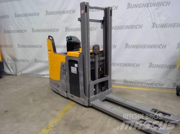 Jungheinrich ERD 220 Pedestrian stacker