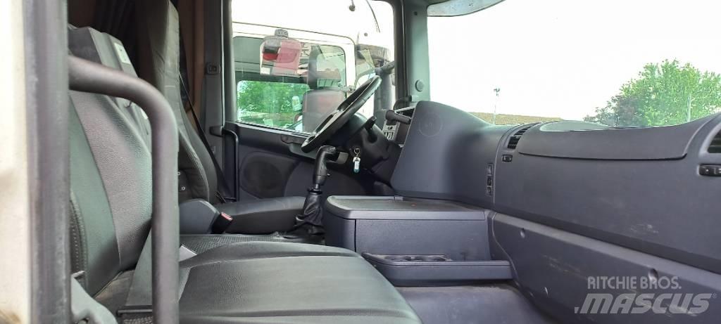 Scania 440 Conventional Trucks / Tractor Trucks