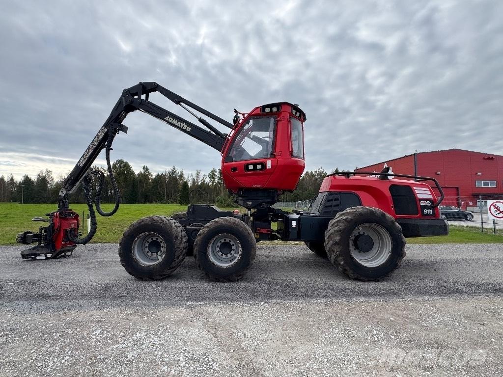 Komatsu 911 Harvesters
