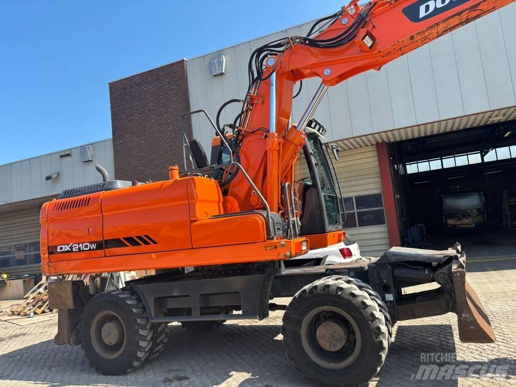 Doosan DX 210 W Wheeled Excavators