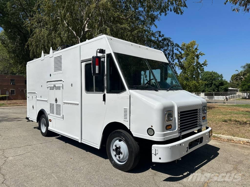  frieghtliner mt45 Pickup Trucks