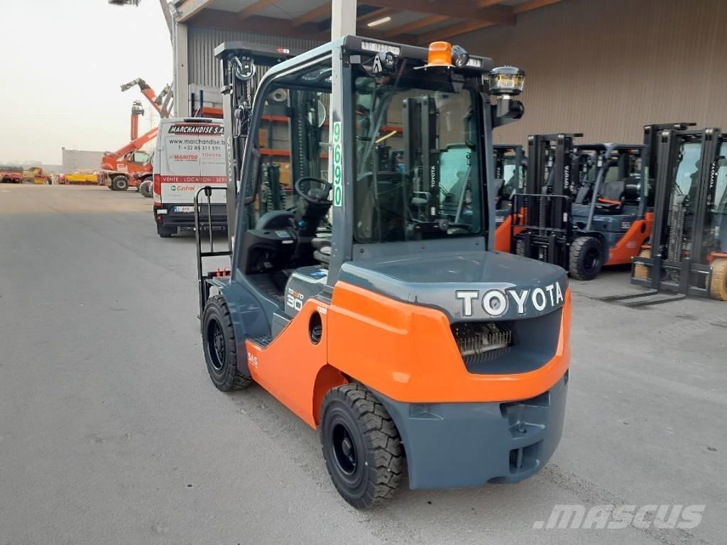 Toyota 52-8 FDF 30 Diesel Forklifts