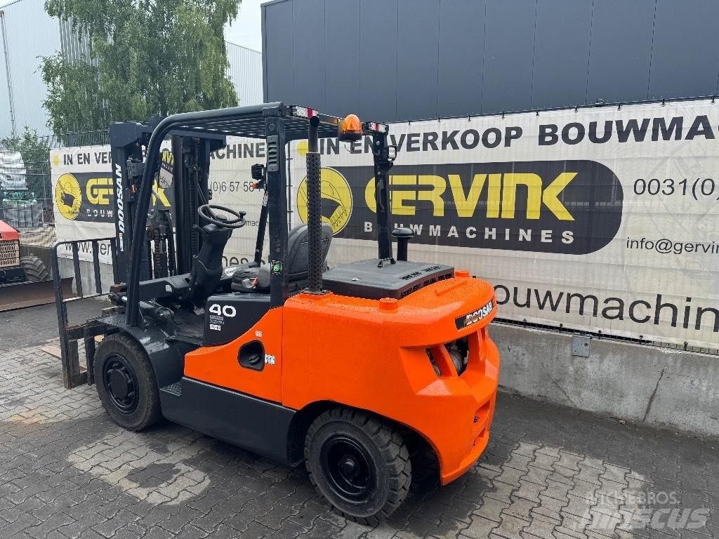 Doosan D 40 SC-7 Diesel Forklifts