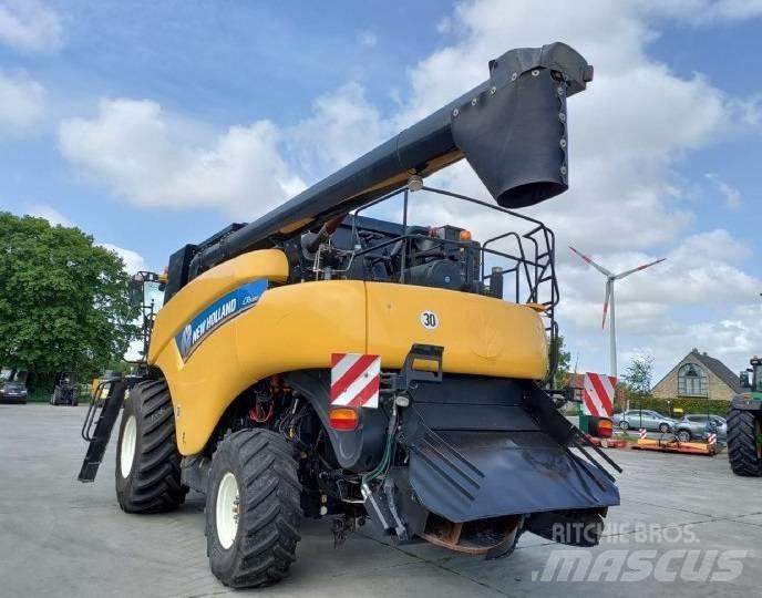 New Holland CR 9080 Combine Harvesters