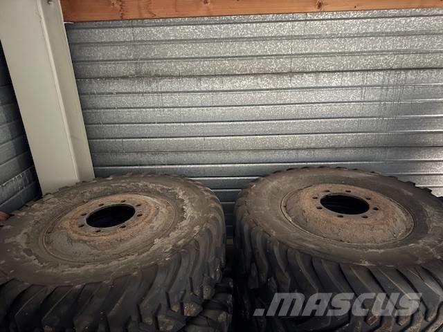 Agriband 315/80/22.5 Tires, wheels and rims