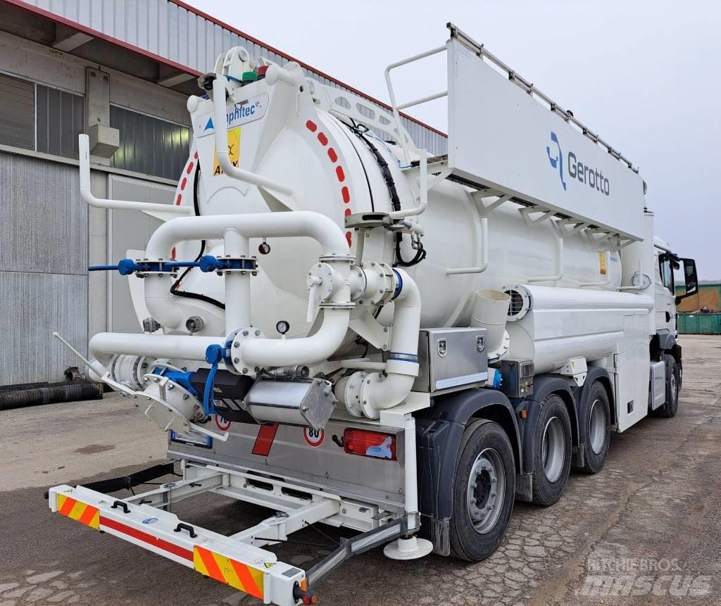 Amphitec Vortex 9000 Vacuum Trucks