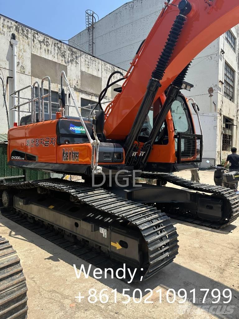 Doosan DX 300 Mini excavators  7t - 12t
