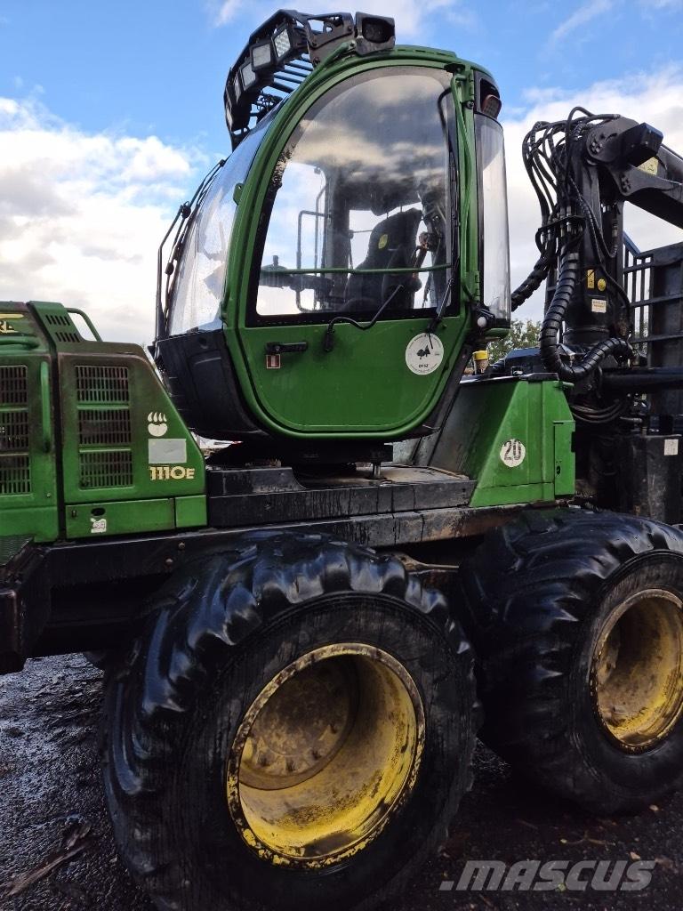 John Deere 1110 E Forwarders