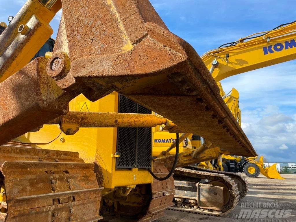 Komatsu D65PX-18E0 Crawler dozers