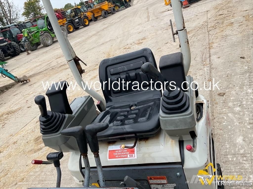 Takeuchi TB 210 R Mini Excavators <7t (Mini Diggers)