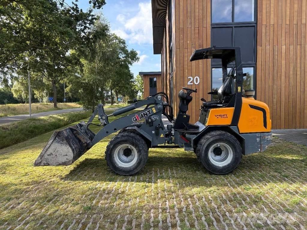 GiANT V452T X-tra Mini Loader