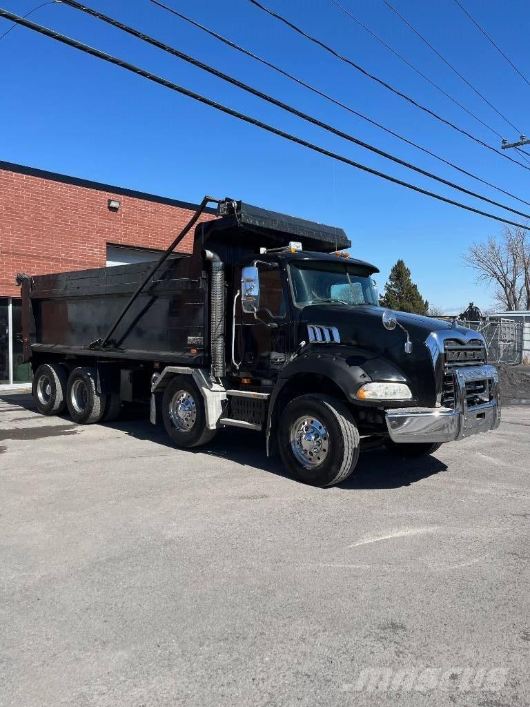 Mack GU813 Dump Trucks