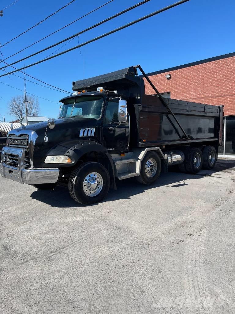 Mack GU813 Dump Trucks
