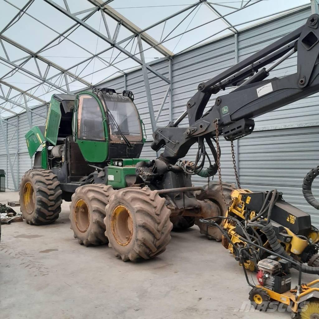 John Deere 1270 E Harvesters