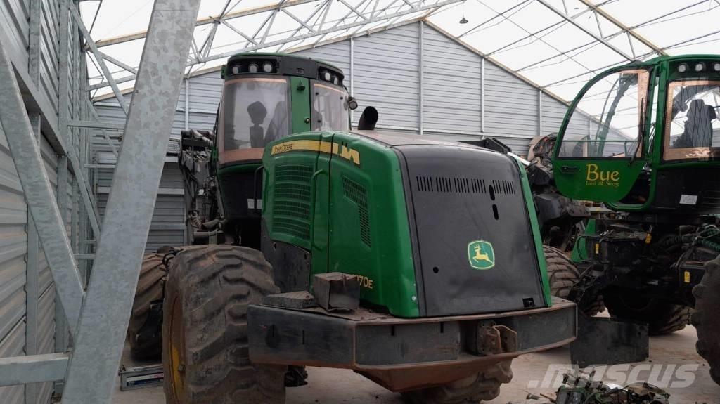 John Deere 1270 E Harvesters