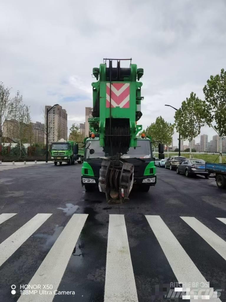 Sany SAC3000 Mobile and all terrain cranes