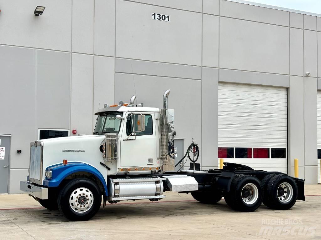 Western Star 4900 Conventional Trucks / Tractor Trucks