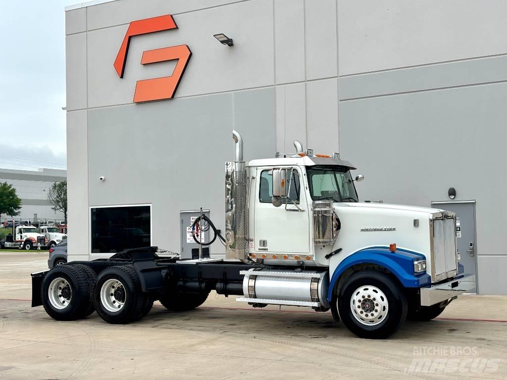 Western Star 4900 Conventional Trucks / Tractor Trucks