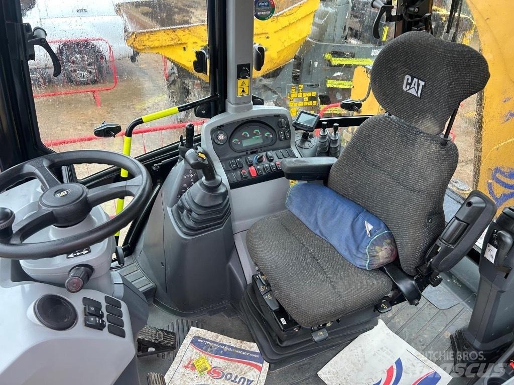 CAT 432 F2 Backhoe Loaders