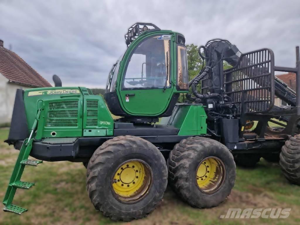 John Deere 1110 E Forwarders