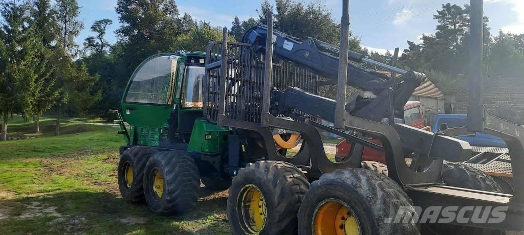 John Deere 1110 E Forwarders
