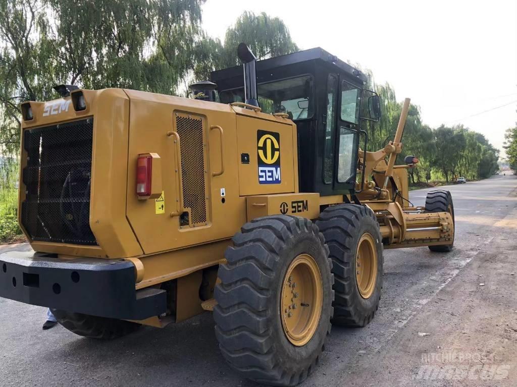 SEM 922F grader Motor Graders