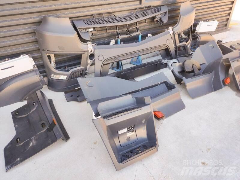 Mercedes-Benz MP4 Cabins and interior