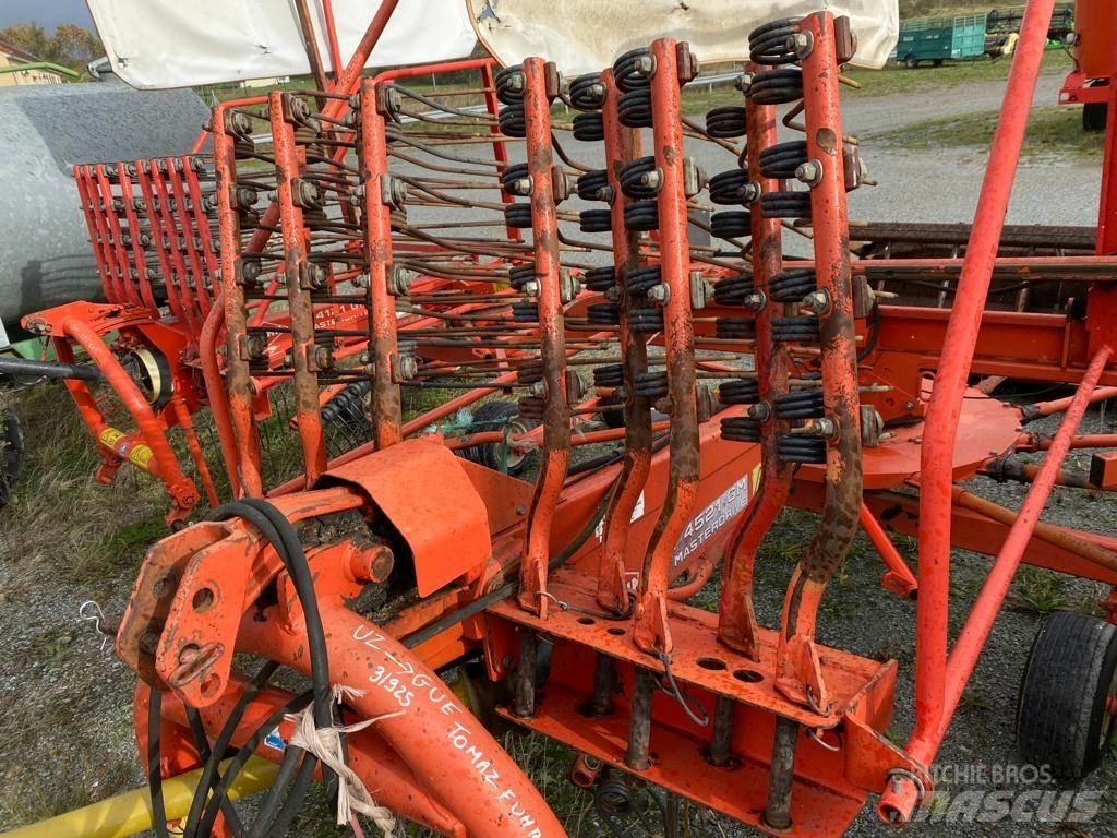 Kuhn GA 4521 GM Swathers \ Windrowers