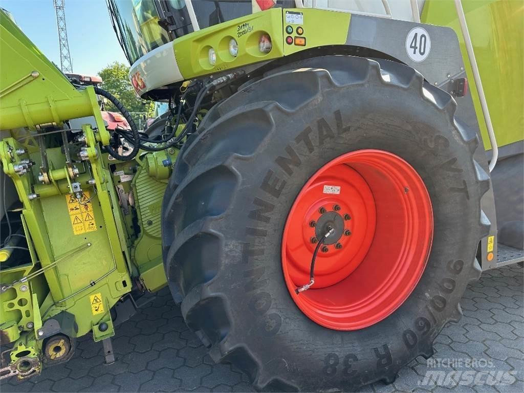 CLAAS Jaguar 970 Forage Harvester
