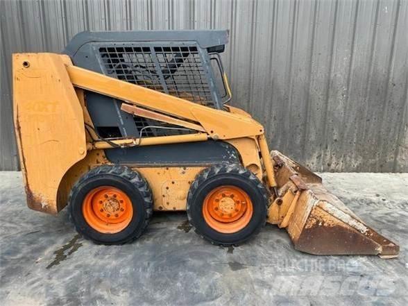 CASE 40XT Skid Steer Loaders