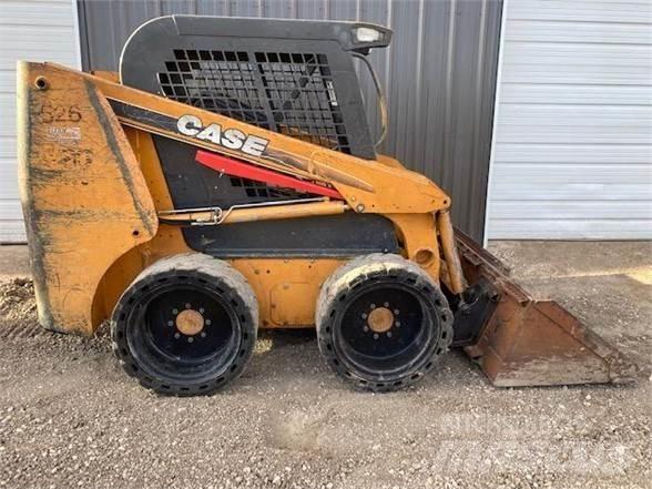 CASE 420 Skid Steer Loaders
