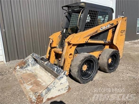 CASE 420-3 Skid Steer Loaders
