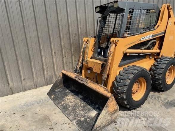 CASE 435 Skid Steer Loaders