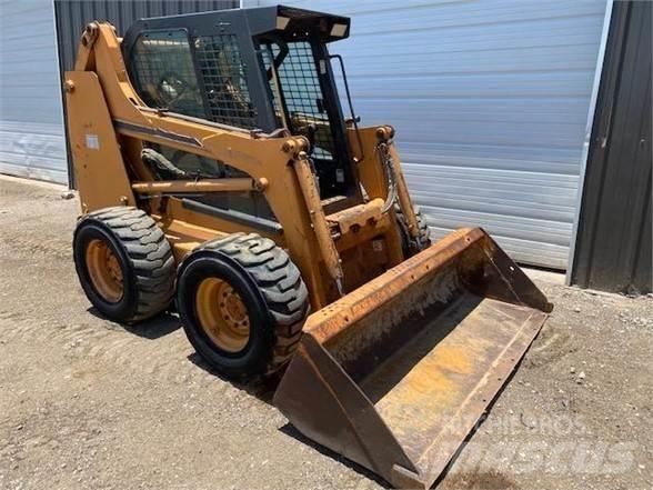 CASE 445 Skid Steer Loaders