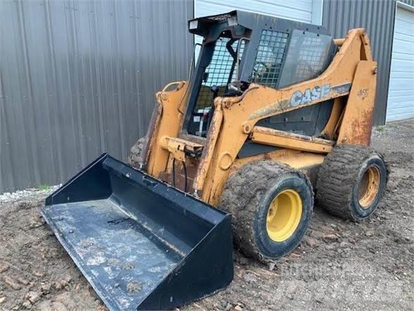 CASE 465 Skid Steer Loaders